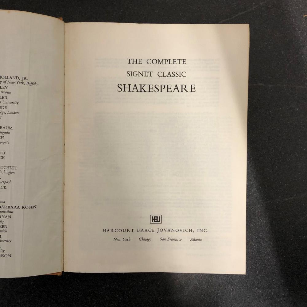 THE COMPLETE SIGNET CLASSIC SHAKESPEARE HARDCOVER BOOK OF THEATRE PLAY SCRIPTS